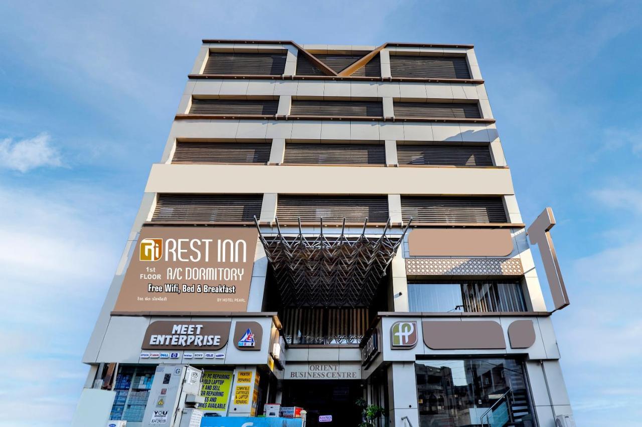 Rest Inn Dormitory Vadodara Exterior foto